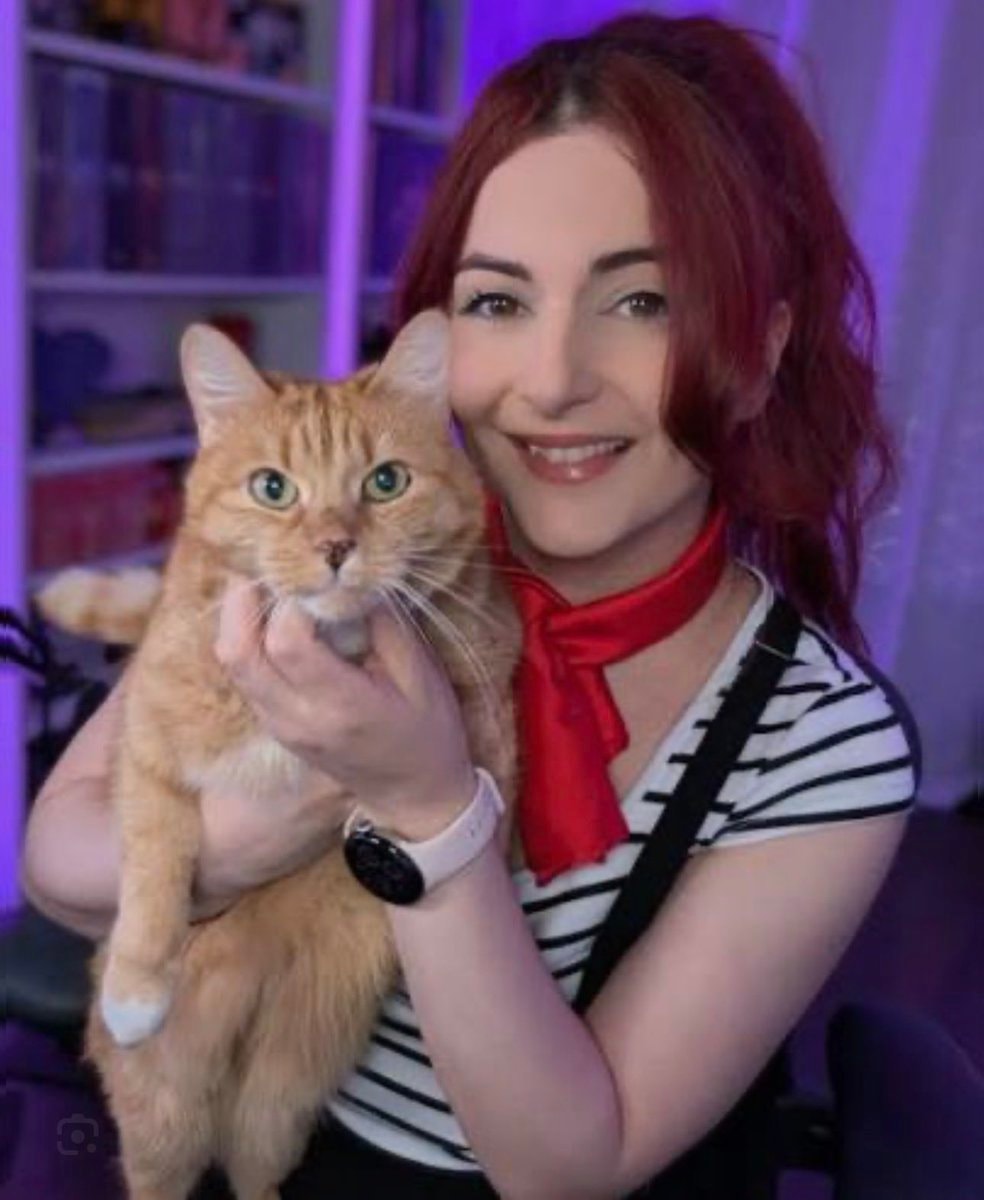AnnieFuchsia cat Luna returns home (photo 2 of 2)