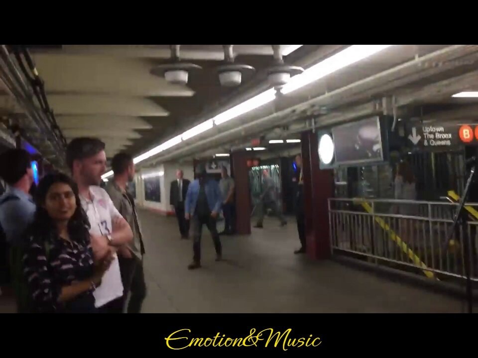 Miley Cyrus NYC Subway 2017