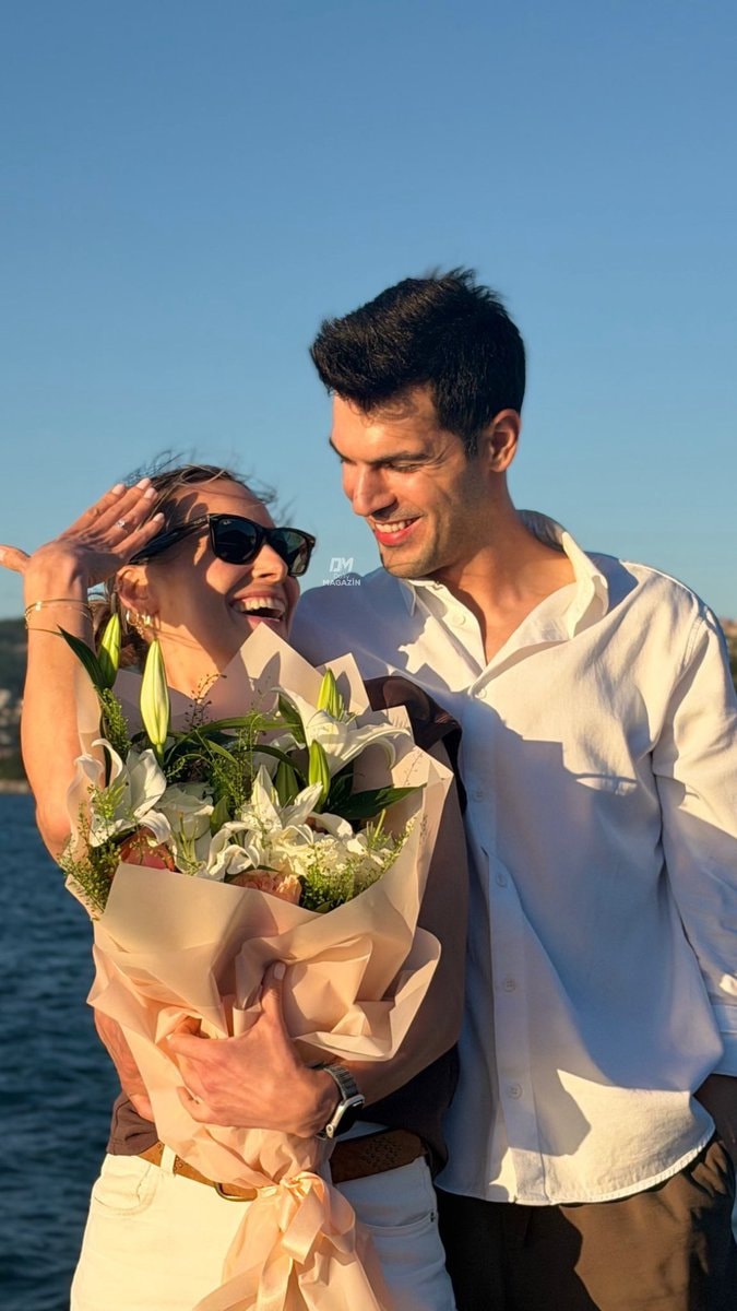 Damla Can engagement Tolga Mendi 💍 (photo 2 of 2)
