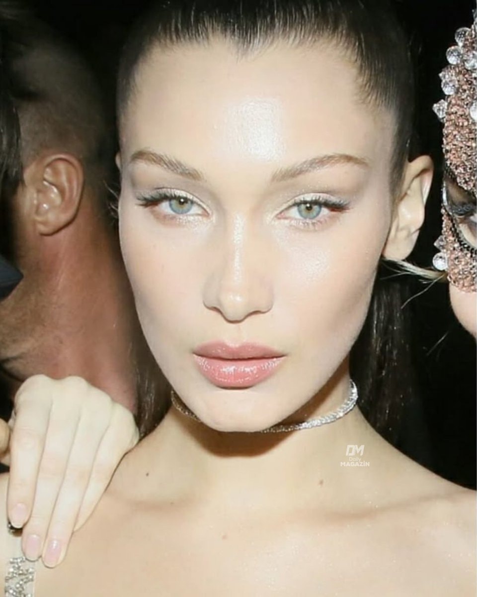 Bella Hadid facial features