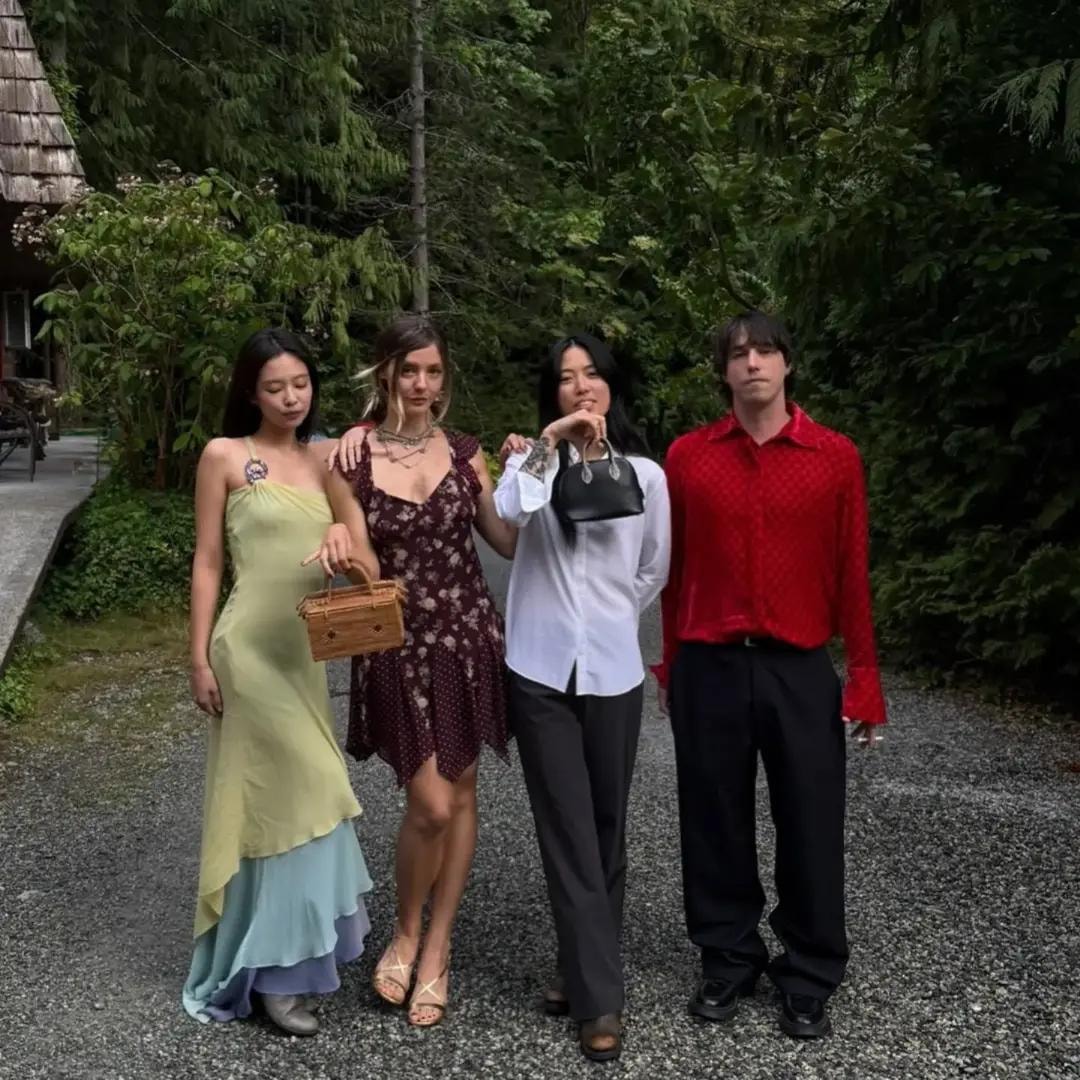 JENNIE with friends (photo 2 of 2)