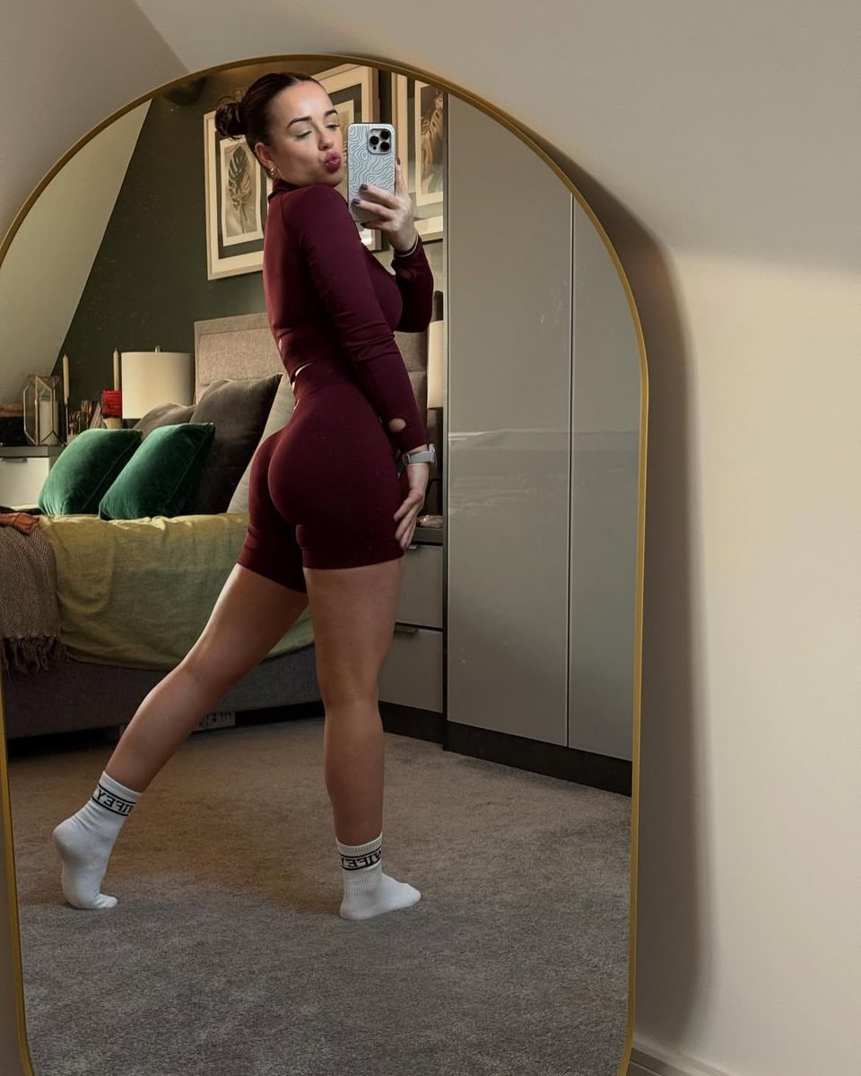 Georgia May Foote incredible