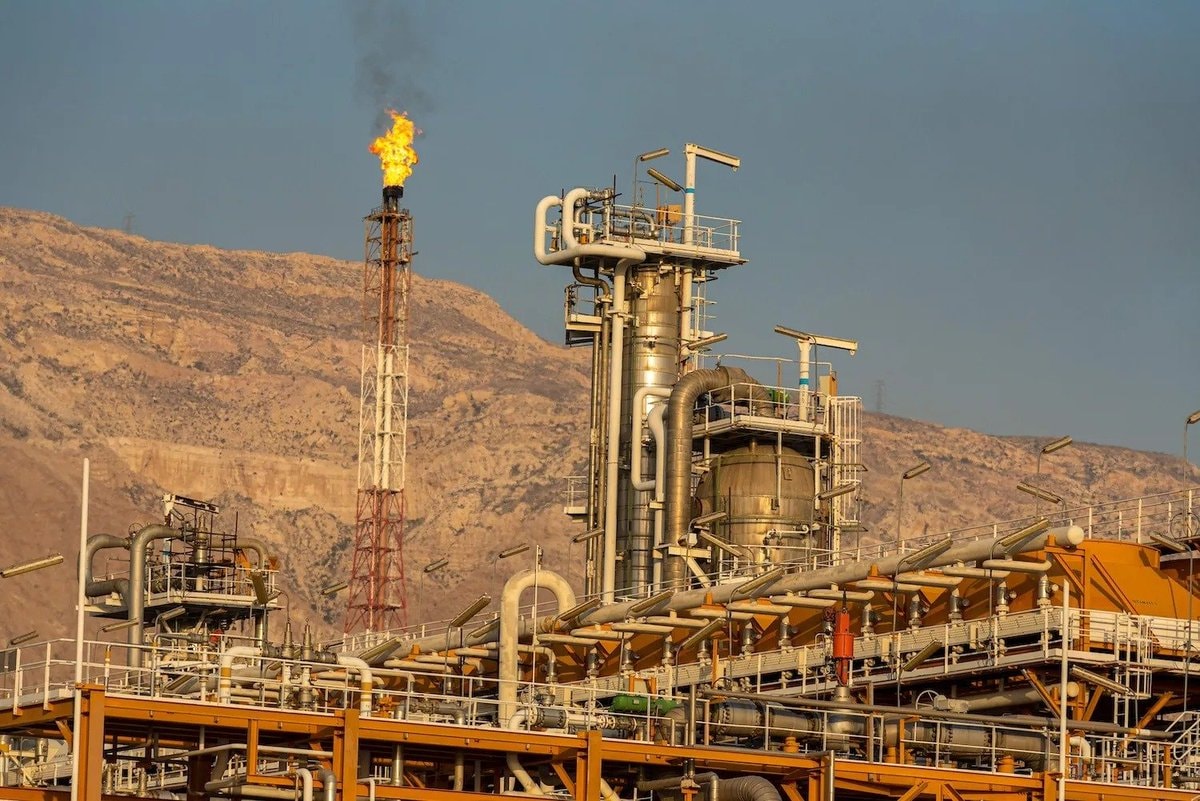 Strait of Hormuz gas price impact (photo 2 of 4)