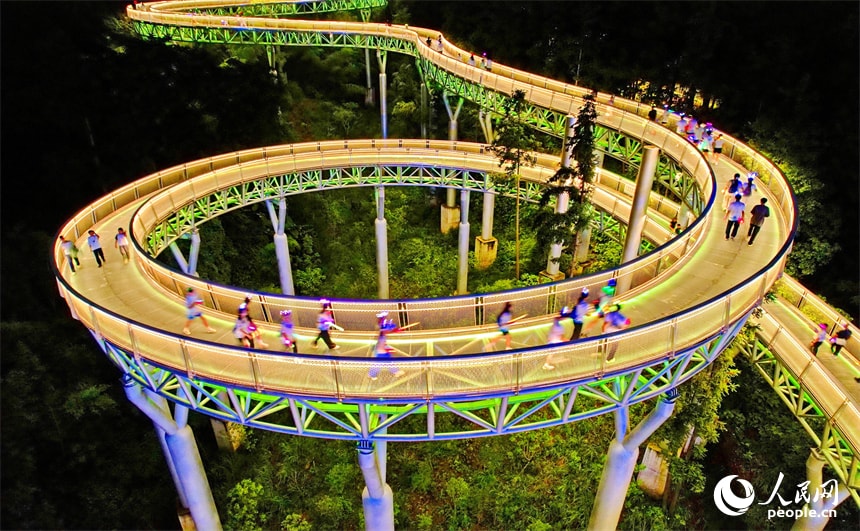 Chongyi County night sports (photo 3 of 4)