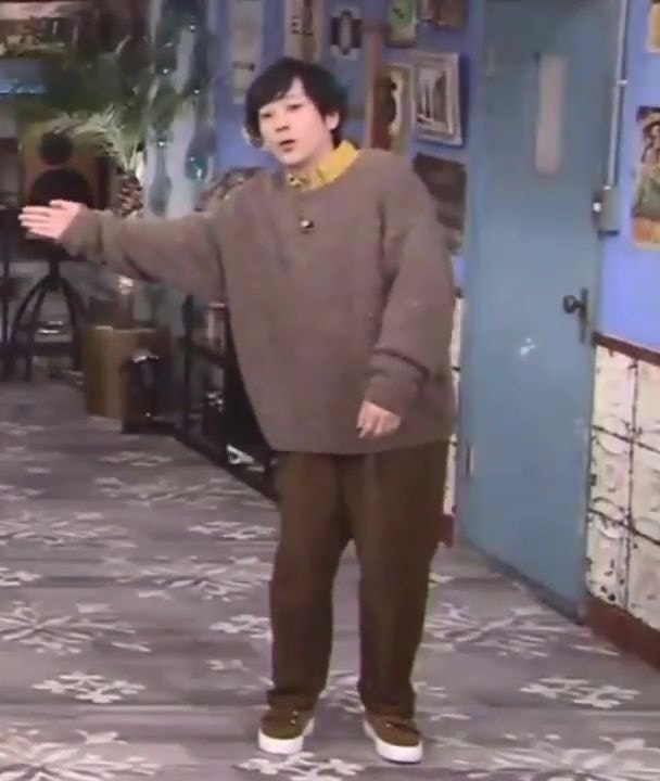 dancing in brown fit (photo 2 of 4)