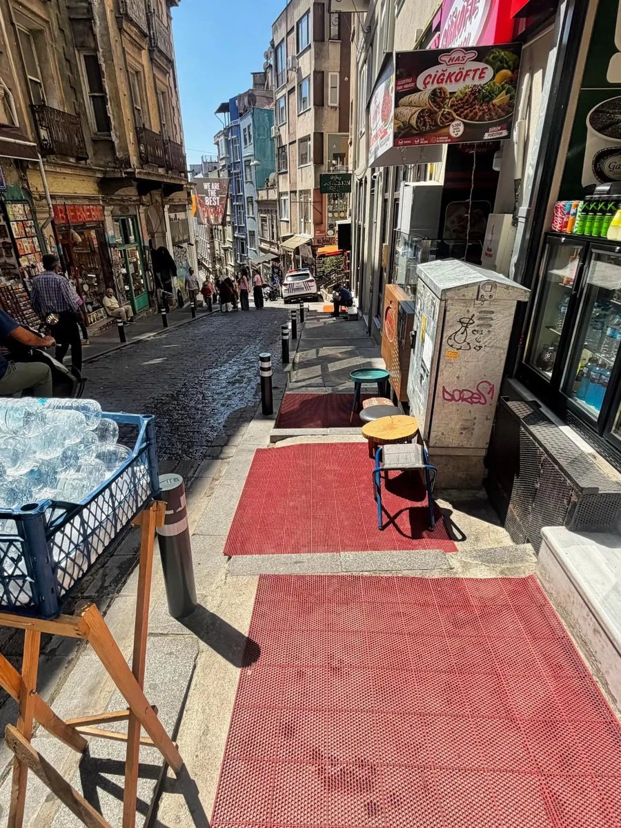 Istanbul Turkey cityscape (photo 2 of 2)