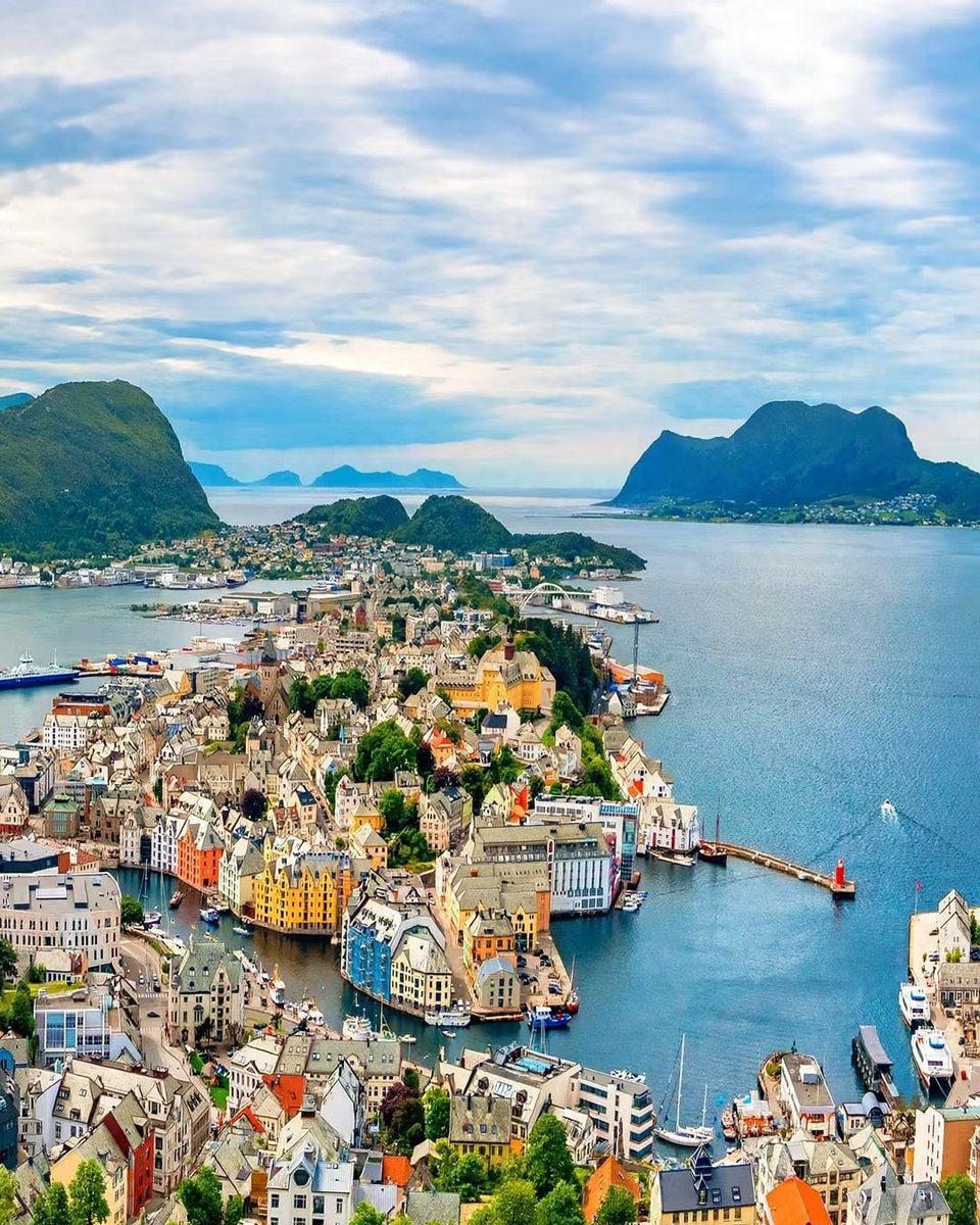 Ålesund Norway coastal city