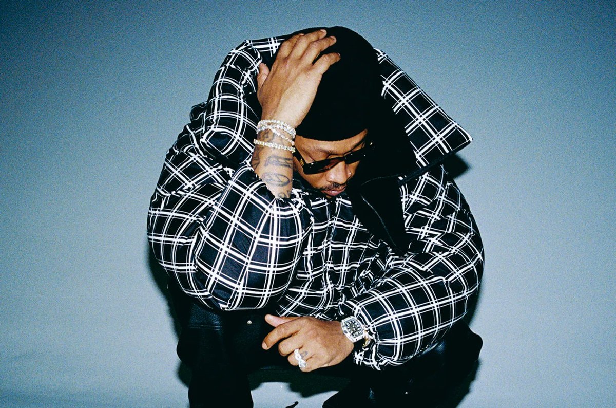 Drake Future Molly Santana Ran to Atlanta #1 US Spotify (photo 2 of 3)