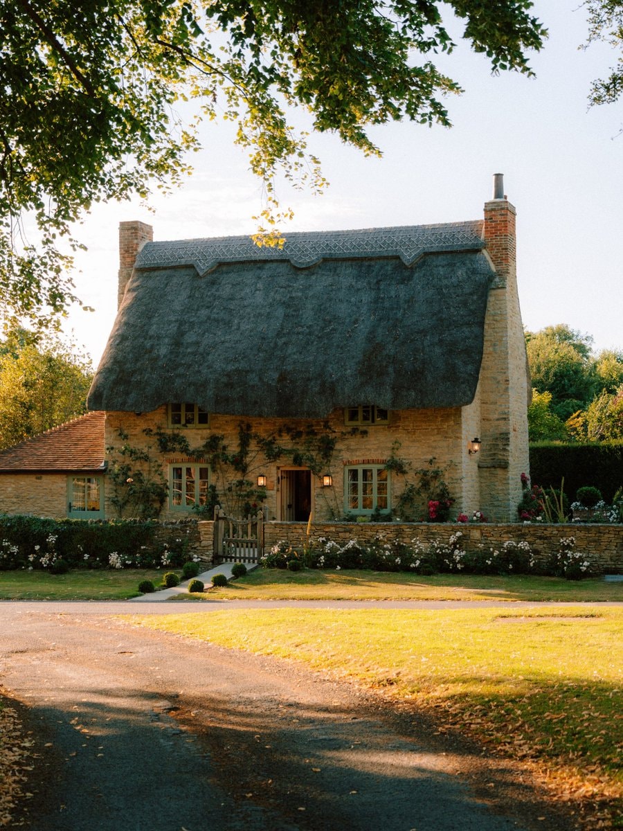 Little Haseley Cotswold cottage (photo 2 of 4)