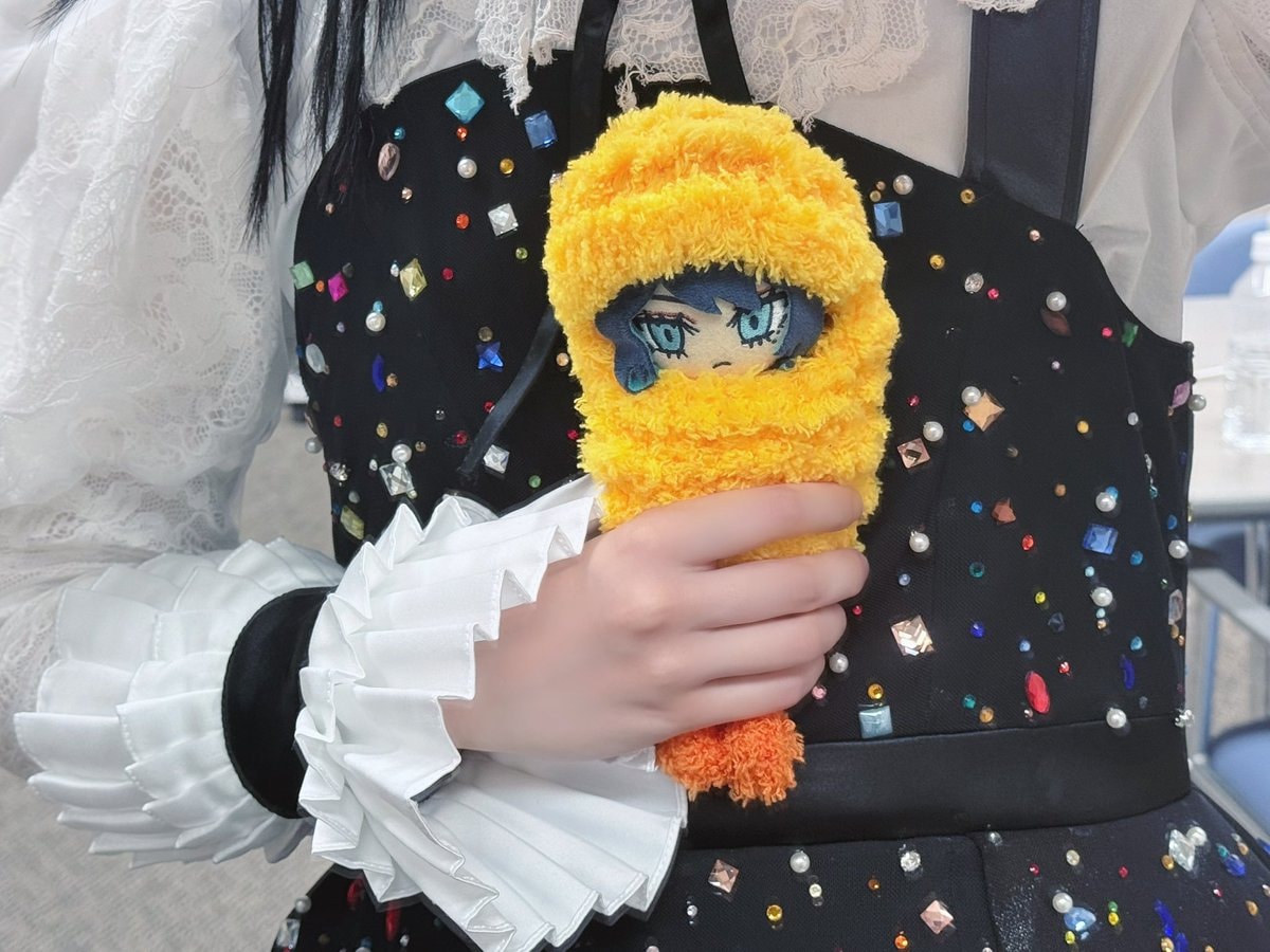ADO plush inside fried shrimp plushie (photo 2 of 2)