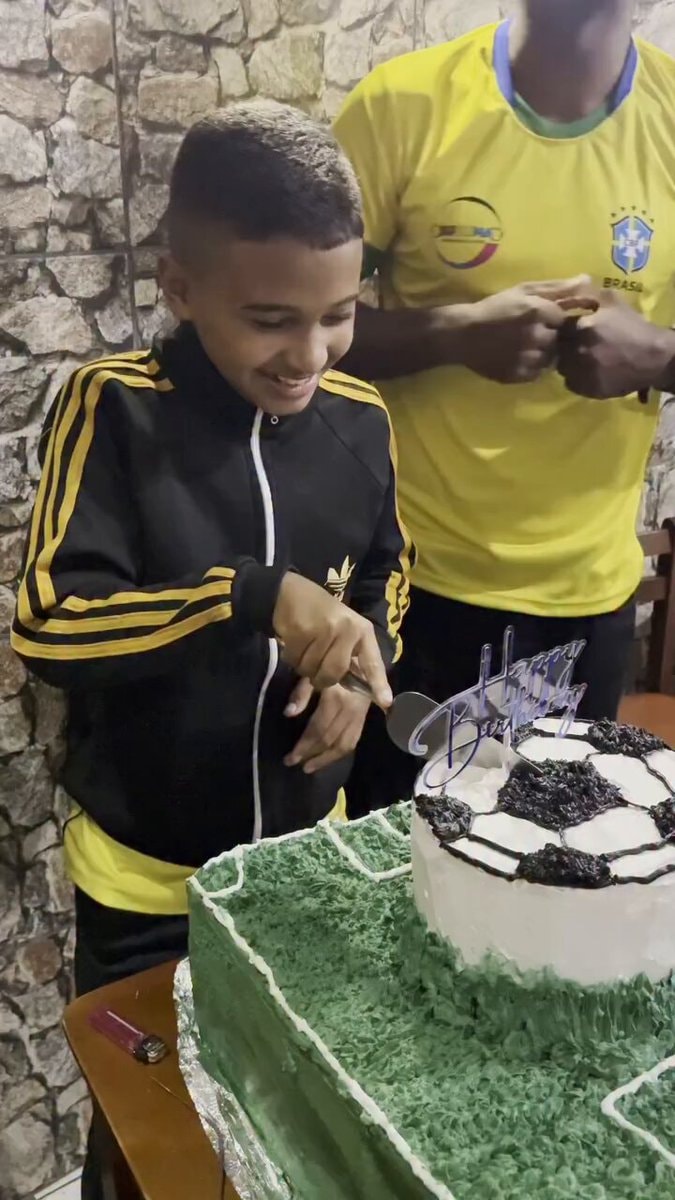 Boy soccer cake 2 reais