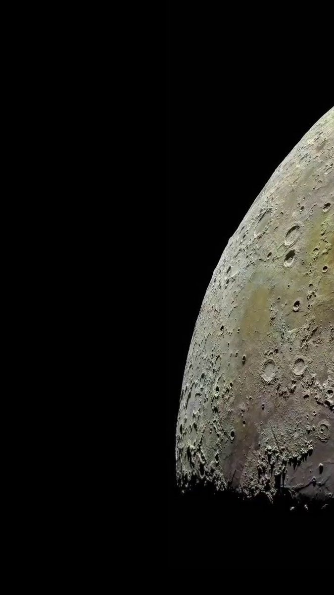 Moon image by Darya Kawa Mirza