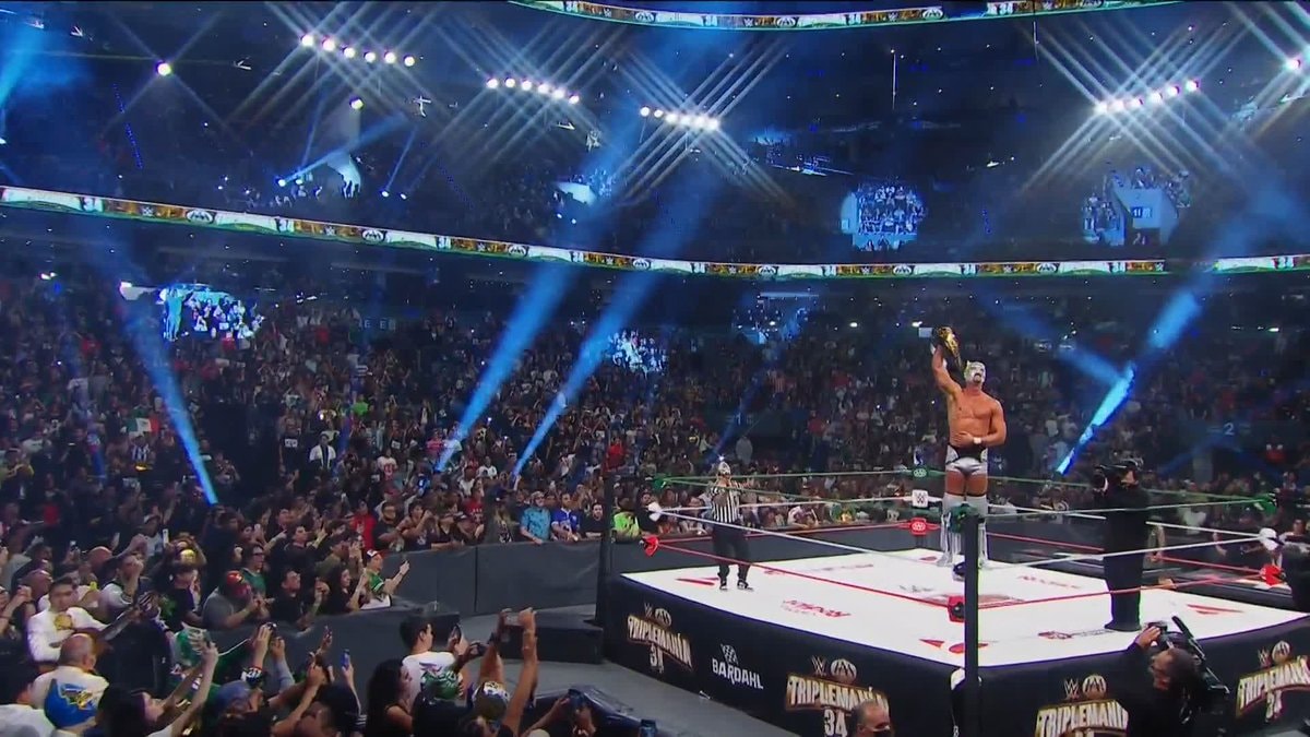 Cielito Lindo wins AAA Mega Championship