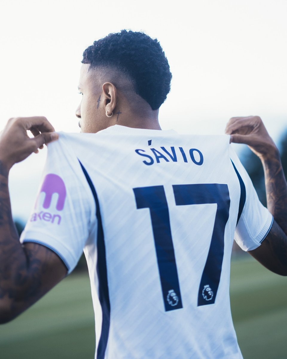 Sávio jersey number 17