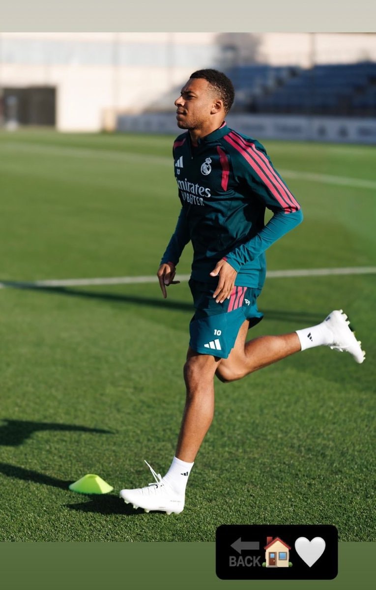 Kylian Mbappé returns home Kylian Mbappé returns home