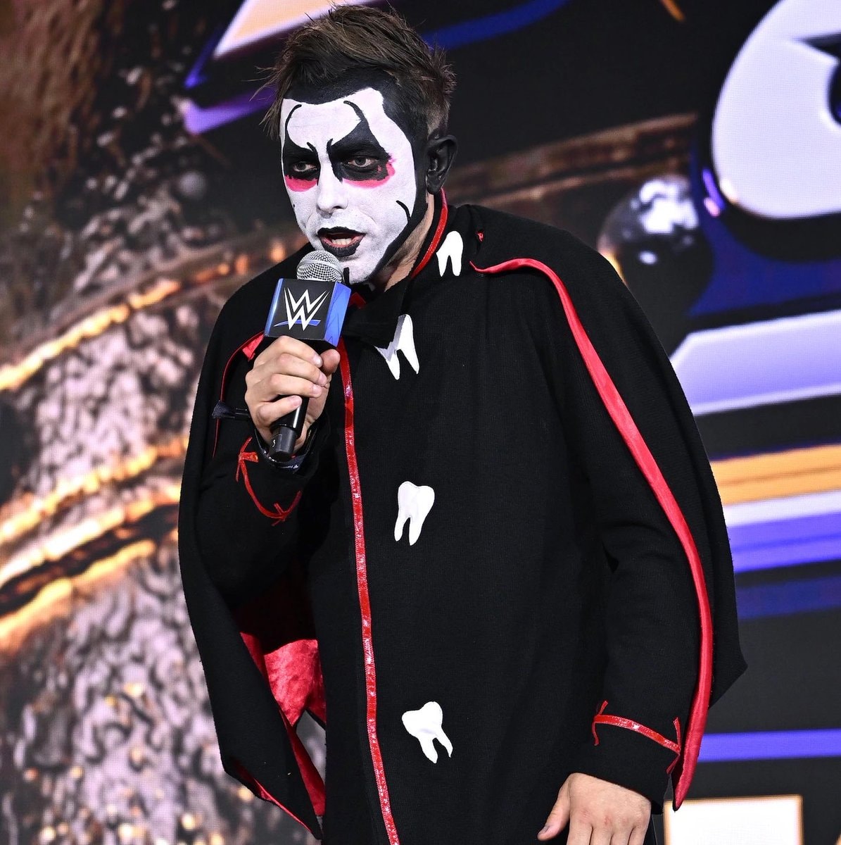 Danhausen WWE microphone