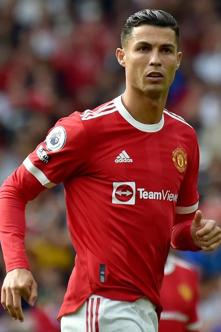 Cristiano Ronaldo earnings Juventus Manchester United Al-Nassr (photo 2 of 3)