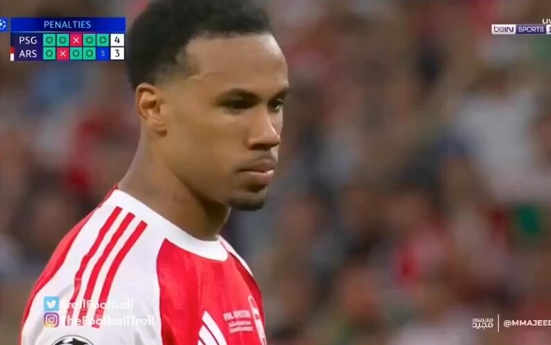 soccer player in red and white jersey