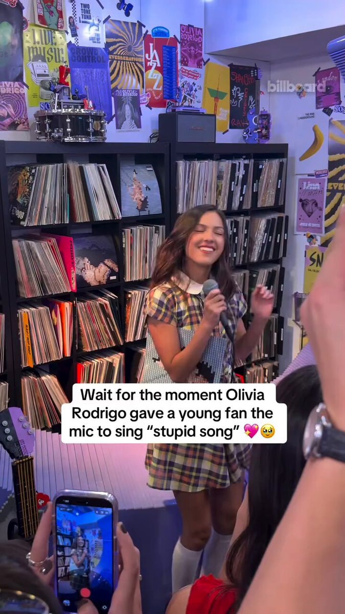Olivia Rodrigo surprises fans at LA LEGO pop up