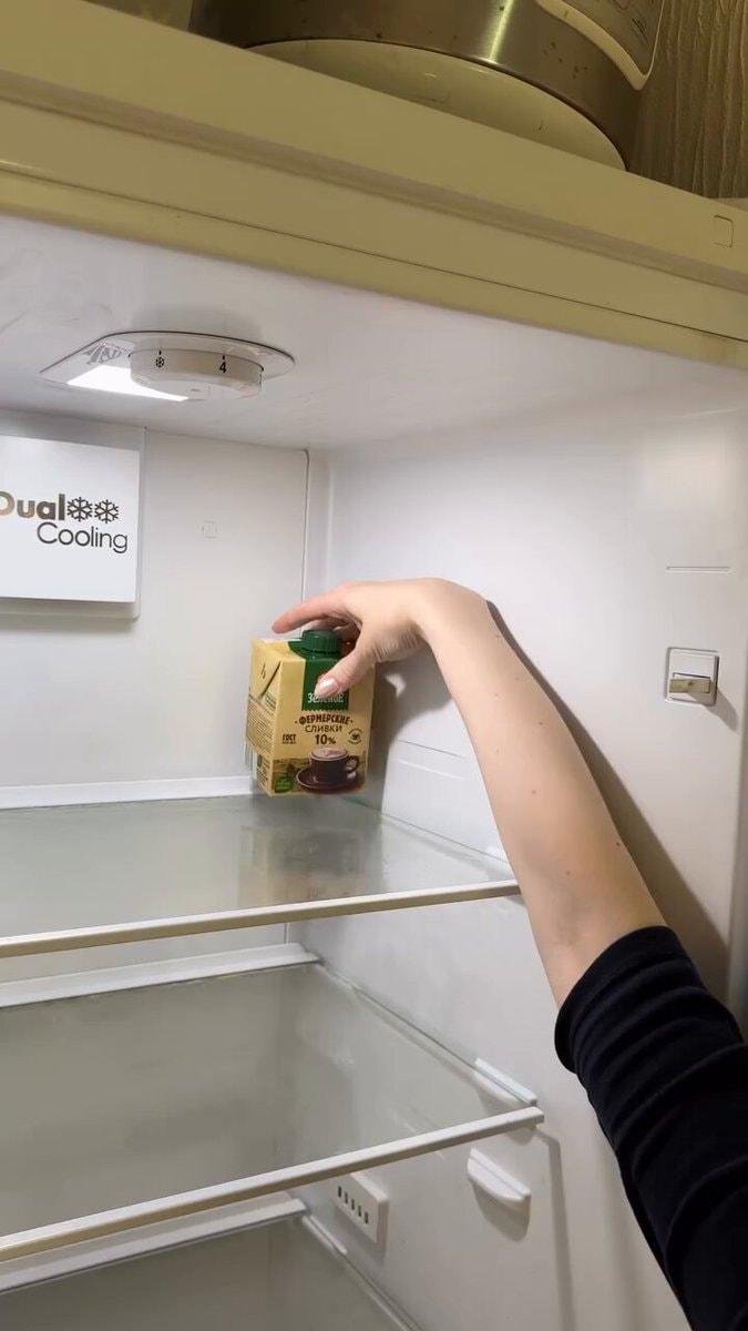 Cream carton in dual cooling fridge
