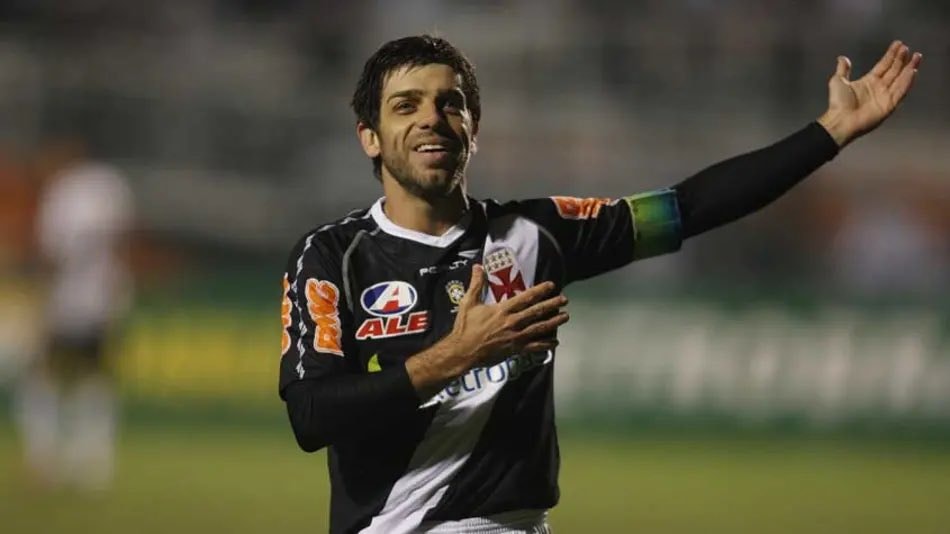 Juninho Bacuna Cazé TV interview (photo 2 of 2)