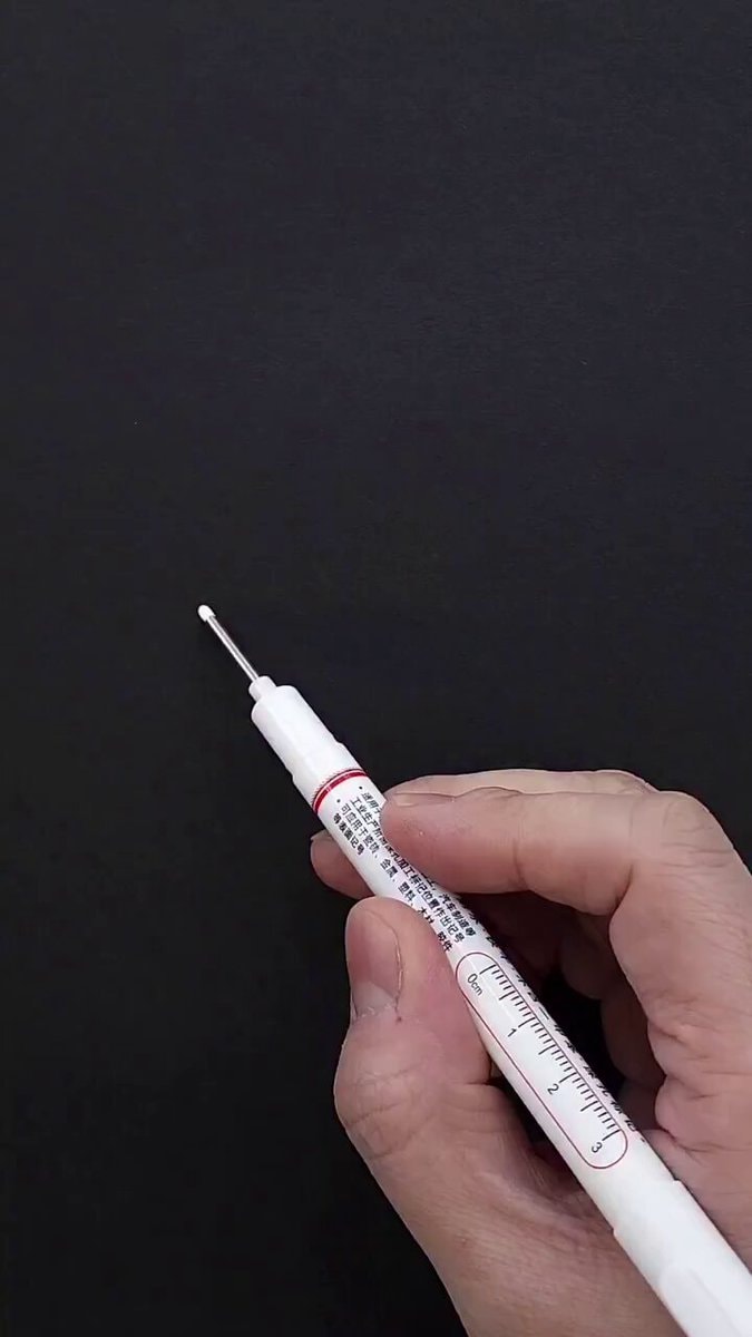 confident 3D drawing in pen