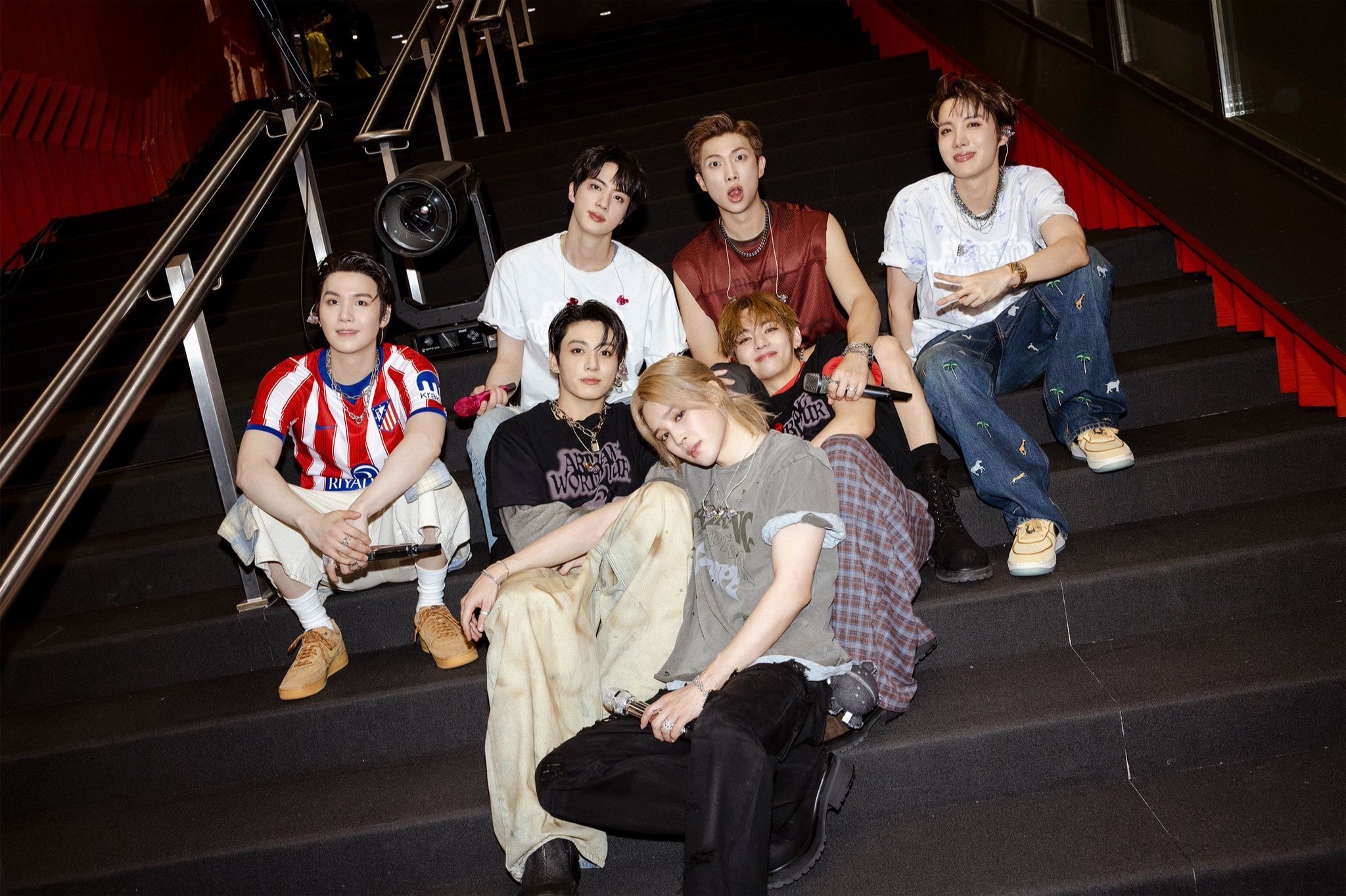 BTS BIGHIT MUSIC WORLD TOUR promo (photo 3 of 3)