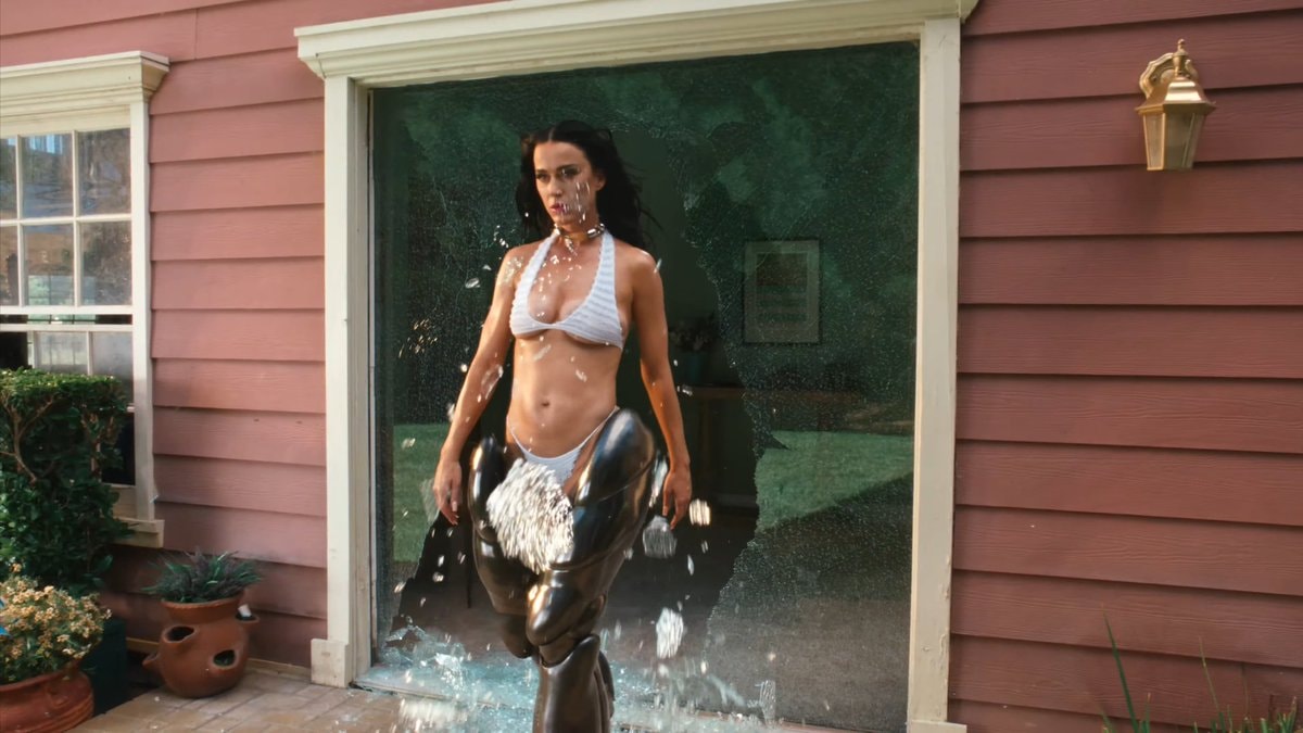 Katy Perry Woman's World 2 years (photo 4 of 4)