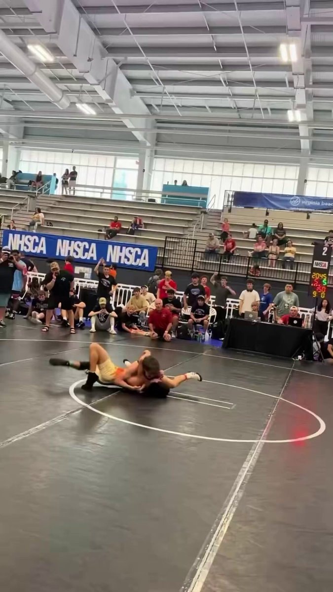 High school wrestler KO NHSCA match