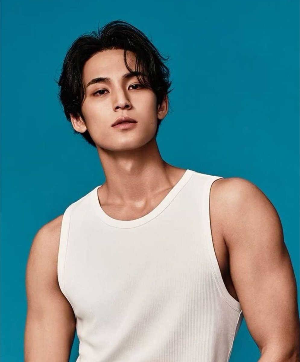 Mingyu SEVENTEEN Calvin Klein Jeans (photo 2 of 2)