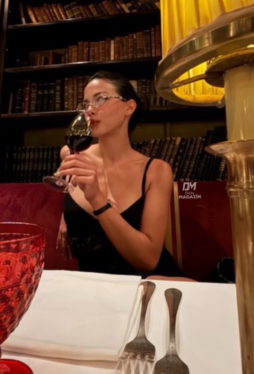 Eylül Lize Kandemir Milan (photo 1 of 2)