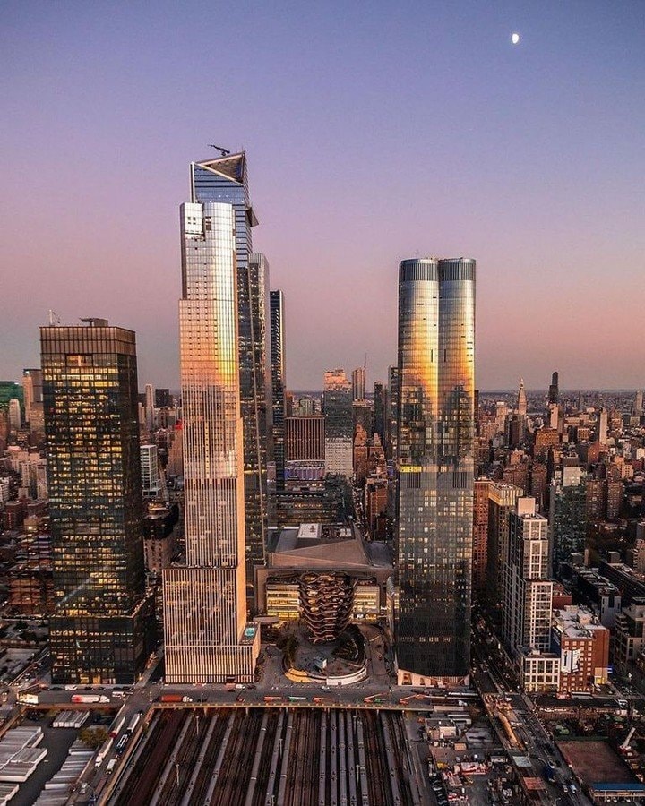 New York City skyline at dusk (photo 4 of 4)