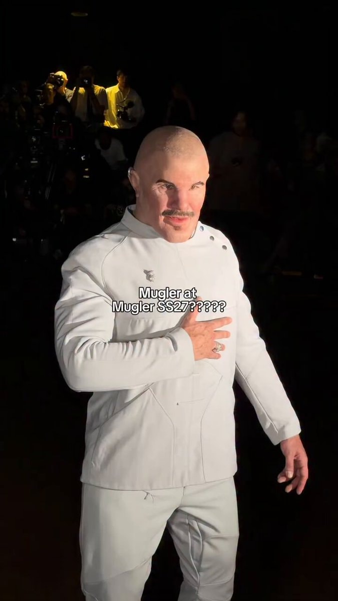 Thierry Mugler impersonator at Mugler Women's SS27