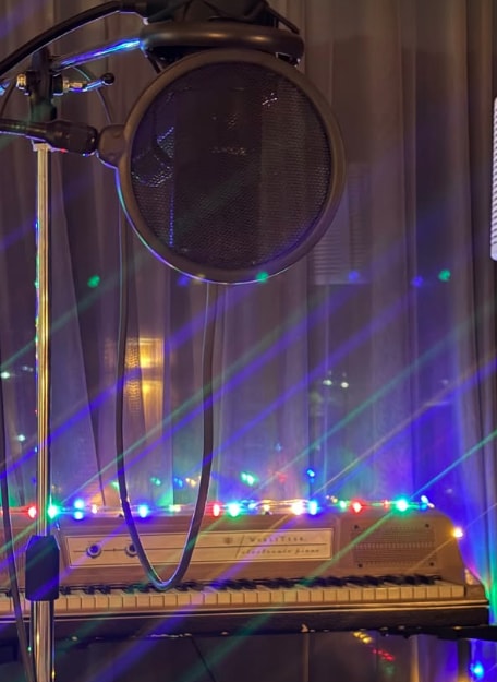 Rosé recording studio photo 🥹 (photo 2 of 2)