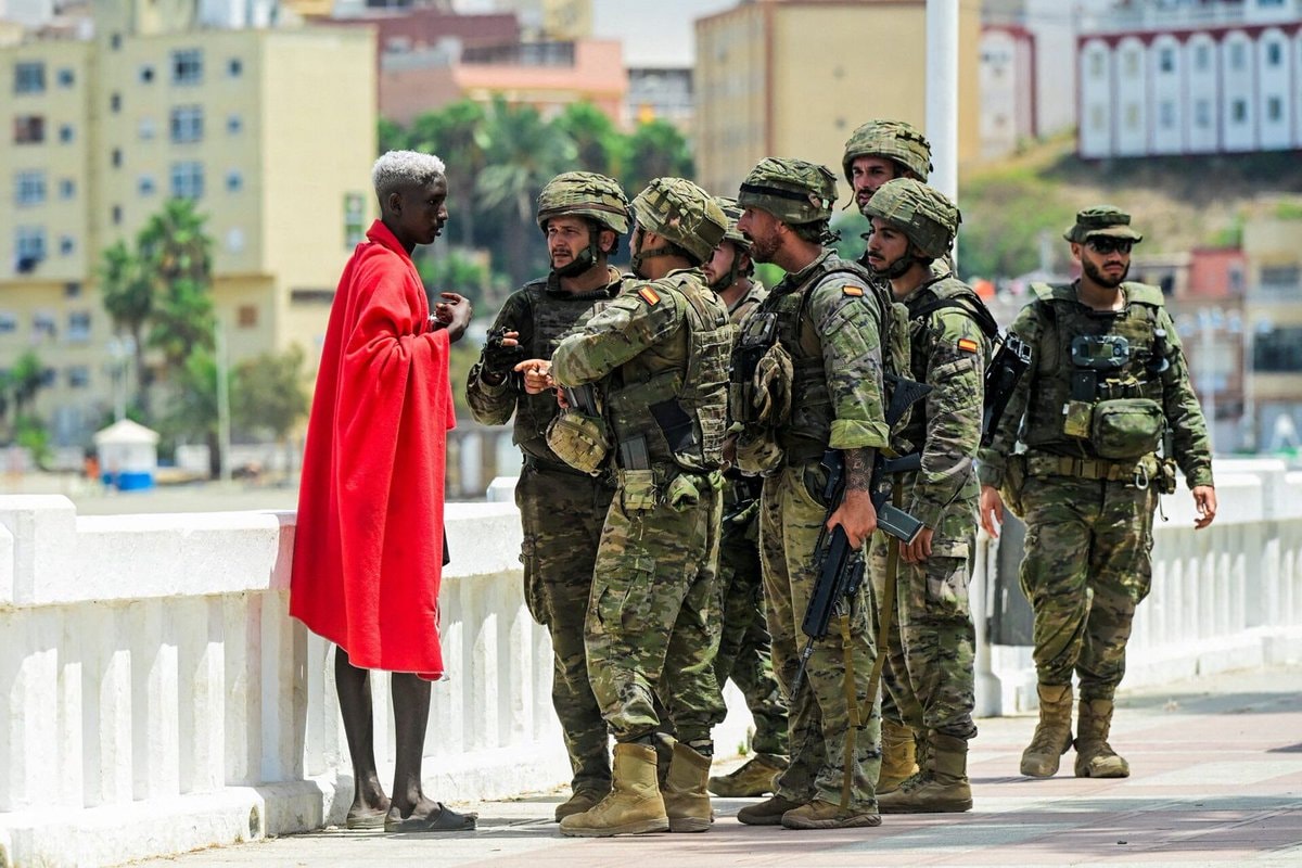 Ceuta border surge trafficking mafias (photo 2 of 4)