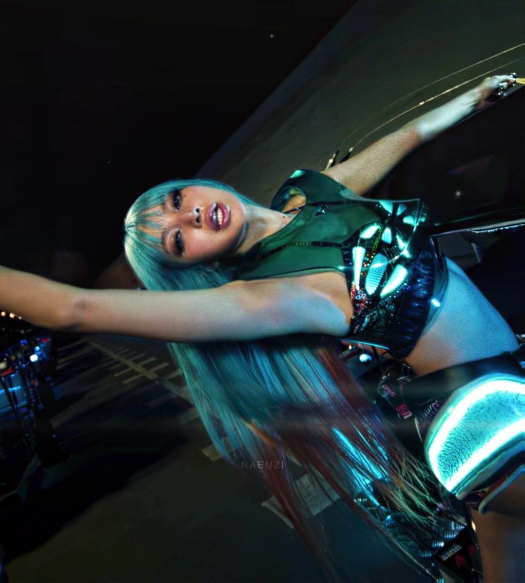 Lisa blue hair Sawadika 4K edit