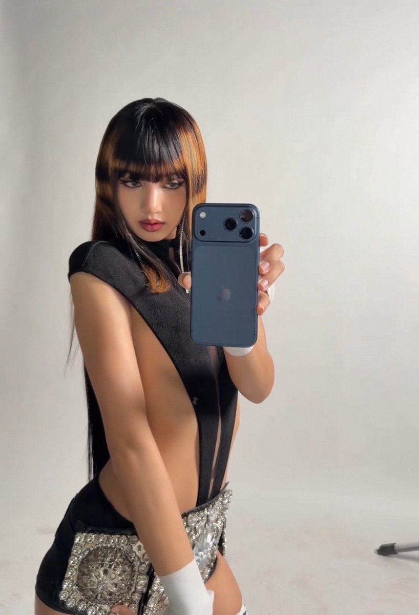 LISA new photos (photo 2 of 2)