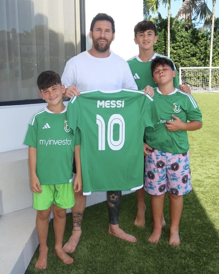 Messi UE Cornellà ownership