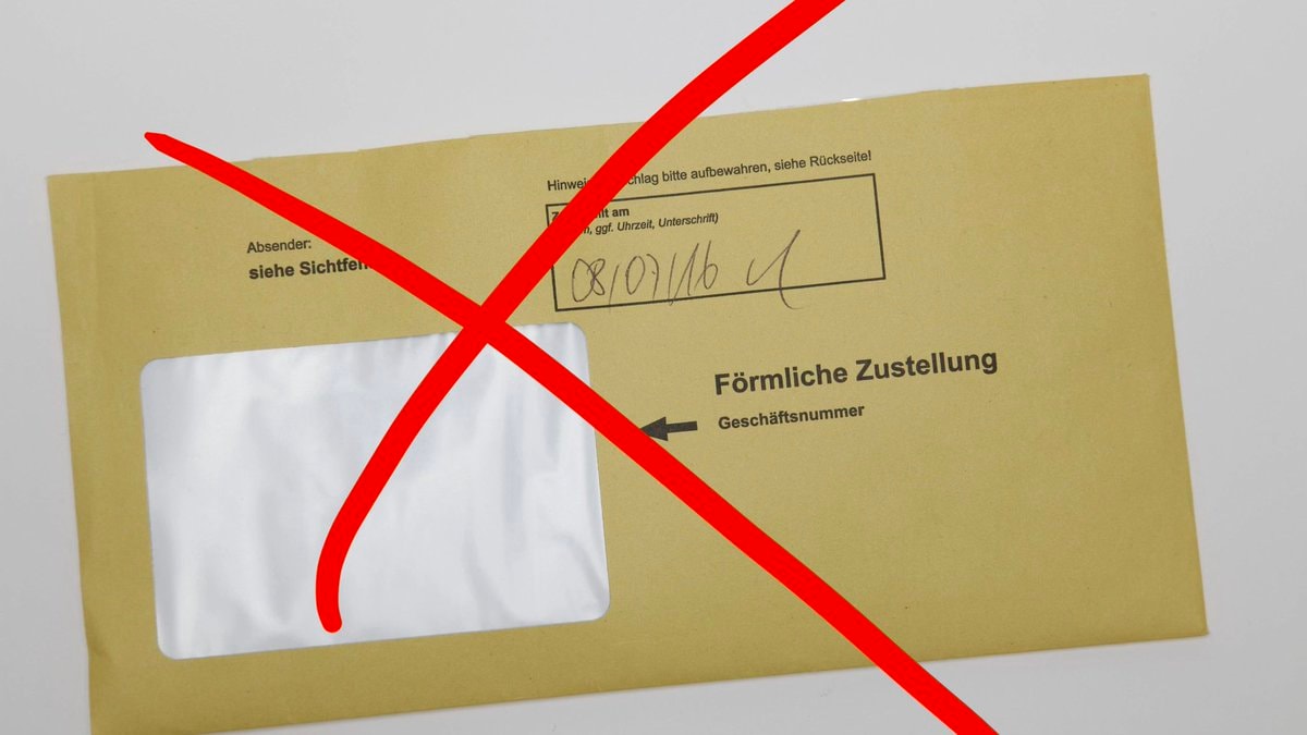 Berlin yellow envelope prison summons shortage