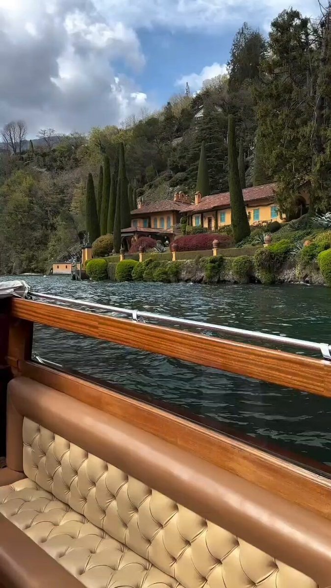 Lake Como villa boat view