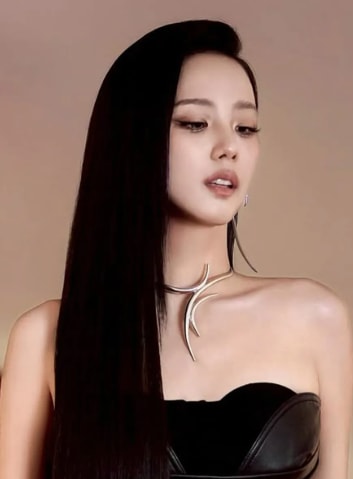 Lisa Jisoo 2026 VMAs nominations (photo 2 of 2)