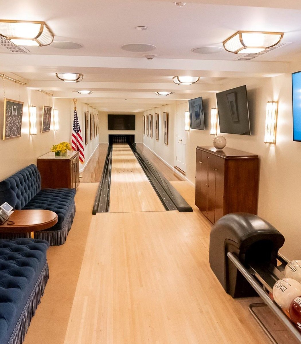 White House bowling alley lighting $250,000 (photo 2 of 2)