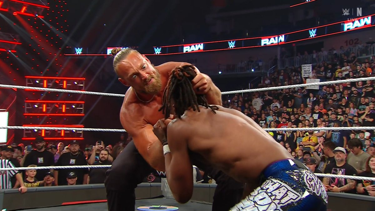 Big Cass returns attacks Je'Von Evans WWE RAW (photo 1 of 3)