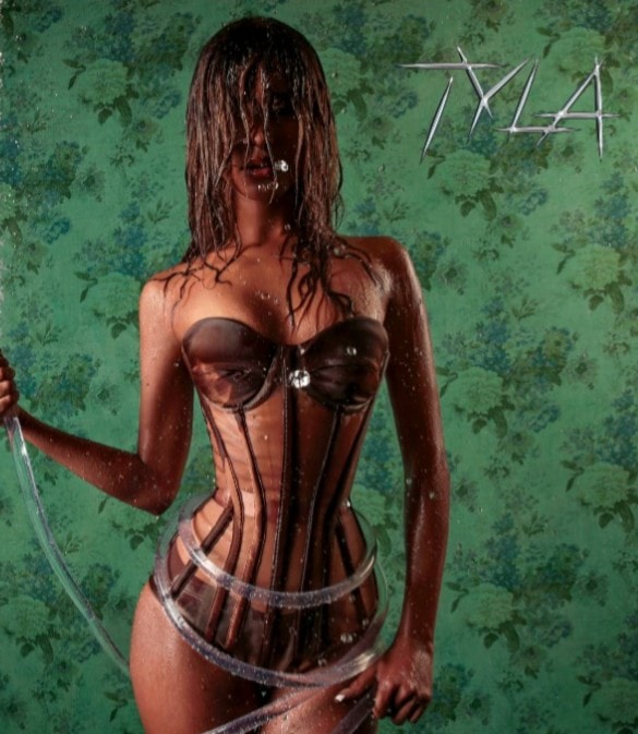 Tyla TYLA 120 weeks Billboard World Albums (photo 2 of 2)