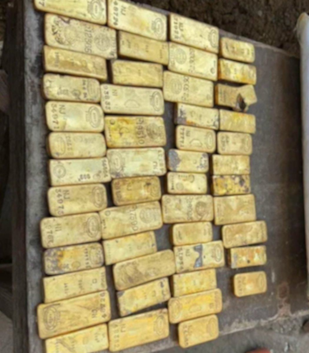 Belgium construction workers find gold (photo 1 of 2)