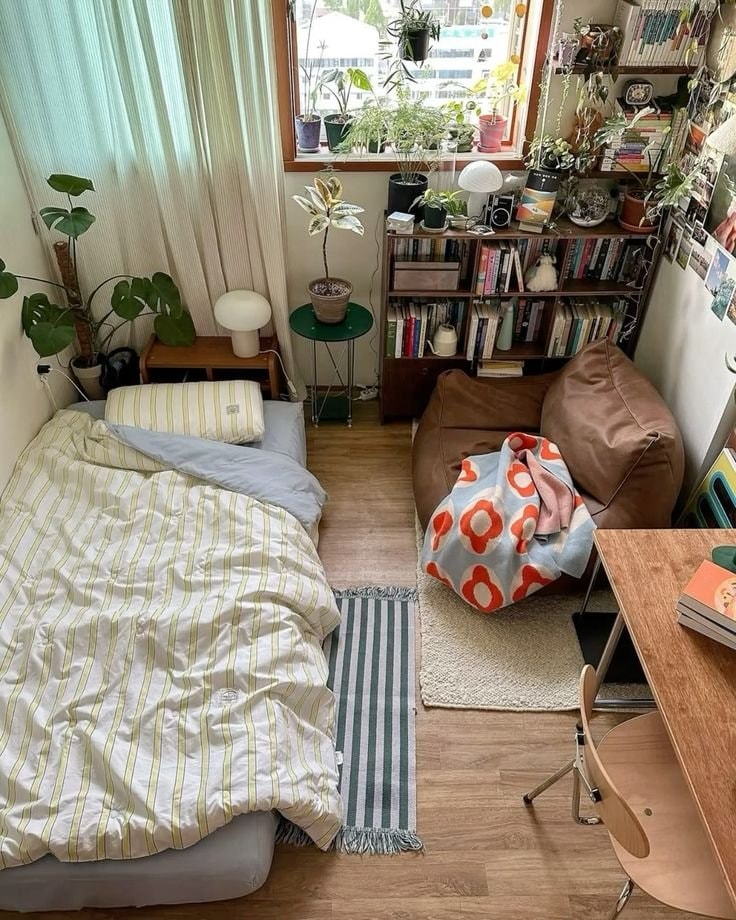 cozy home with garden (photo 3 of 4)