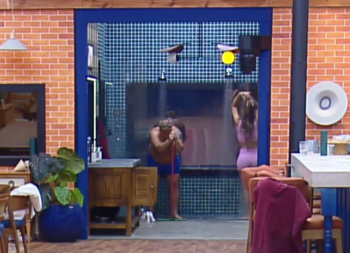 AFazenda cow moment
