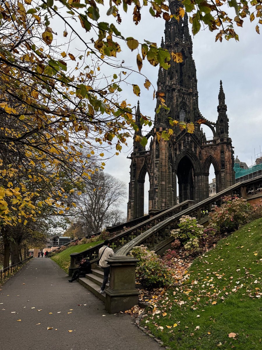 Edinburgh Scotland monument