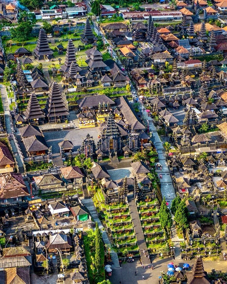 Besakih Temple Bali Indonesia (photo 2 of 4)