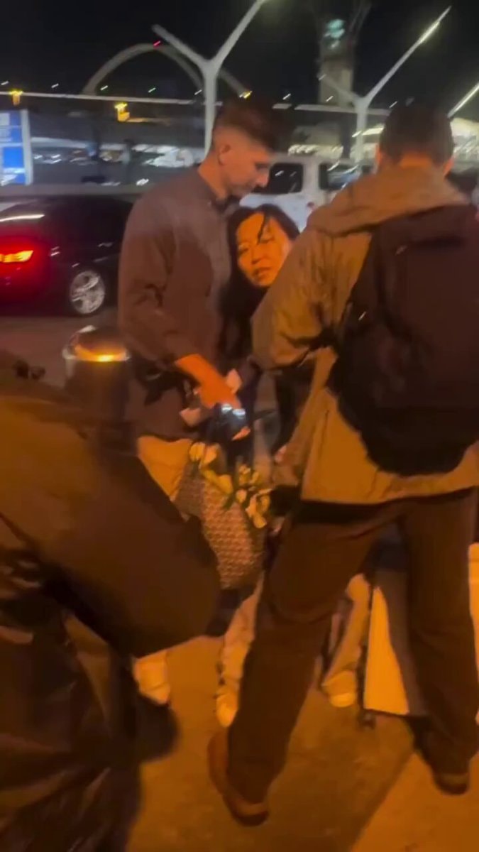 ICE detention at LAX sanctuary city debate
